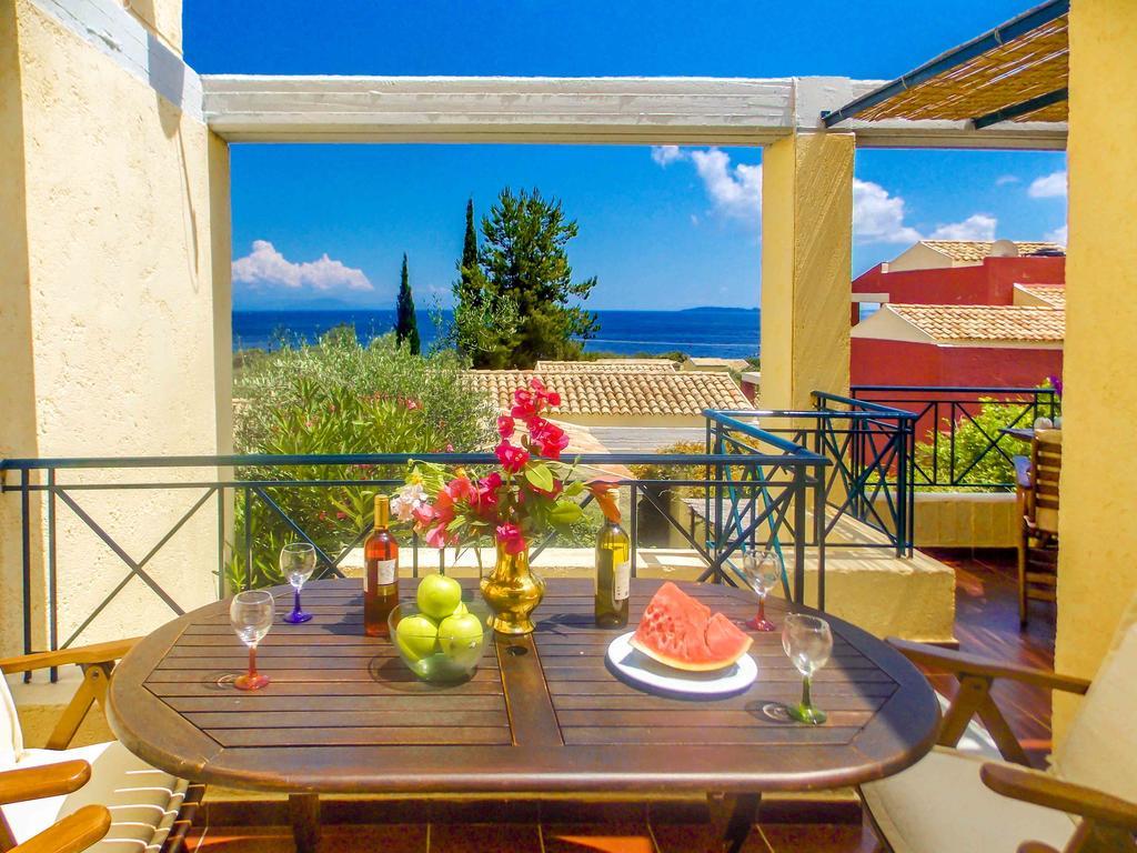 Manto On The Beach Apartments Barbati Exterior foto